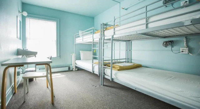 Кровать в общем номере (мужской номер) American Hotel Hostel