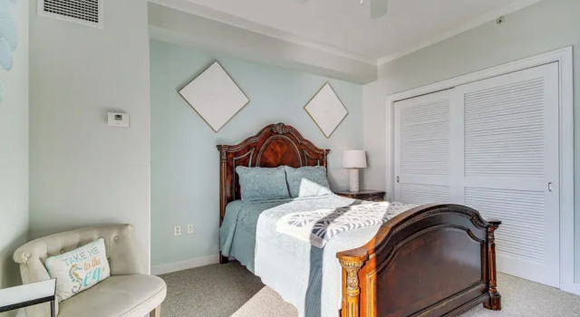 Beachside Biloxi Club Condo: Balcony w/ Ocean View, Забронировать Апартаменты/квартира Отели Миссисипи - побережья с парковкой, Парковка