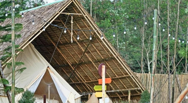 Тент с видом на горы Yellowstone Camps Resort Khao Yai