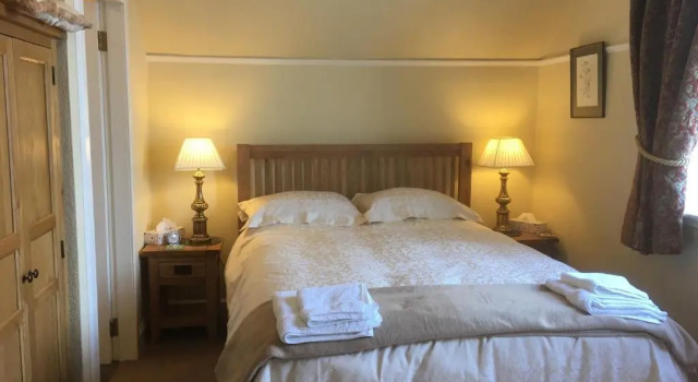 Dunivaig B&B, Забронировать Отель «постель и завтрак» Тарберт 