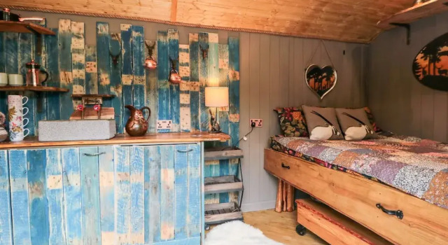 The Hideaway, Shepherd's Hut, Varaa Lomakoti Mökit kohteessa Merseyside, Mökki