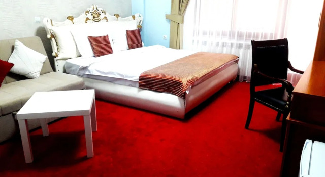 Номер Deluxe с балконом Hotel Aristocrat & Fish Restaurant