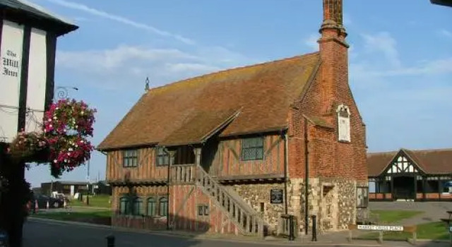 Romantic Flint Cottage on the Suffolk Coast, Varaa Lomakoti Mökit kohteessa Merseyside, Mökki