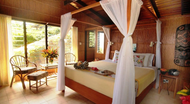 Coconut Grove Beachfront Cottages, Book Hotel Matei Taveuni