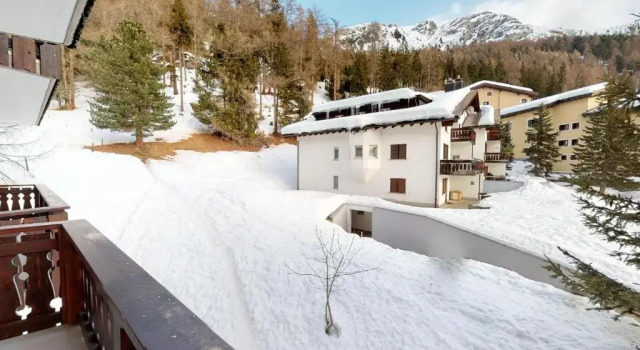 Guardaval 13, Book Hotel Hoteller i Upper Engadin med pool, Swimmingpool