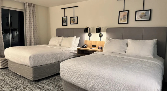 Четырёхместный номер Standard Sleep Inn & Suites