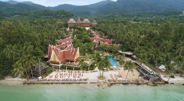 Курортный отель Santhiya Koh Chang Resort