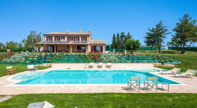 Вилла I Gelsi 12&2 by Marche Holiday Villas