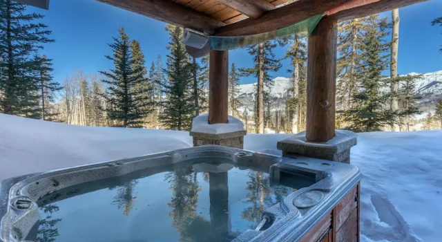 Коттедж Hilltop Hideaway - Expansive Views From This Private Estate, Hot Tub, Pool Table