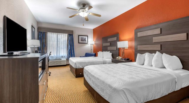 Четырёхместный номер Standard Best Western Palo Duro Canyon Inn & Suites