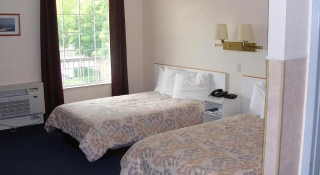 Четырёхместный номер Standard Leisure Inn