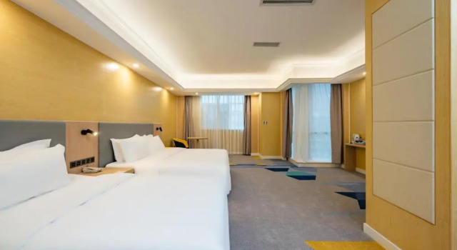 Трёхместный номер Standard Holiday Inn Express Chengdu Tianfu Square by IHG