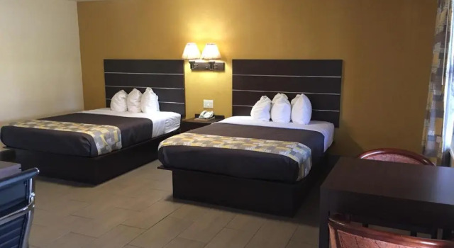 Четырёхместный номер Standard American Inn Punta Gorda