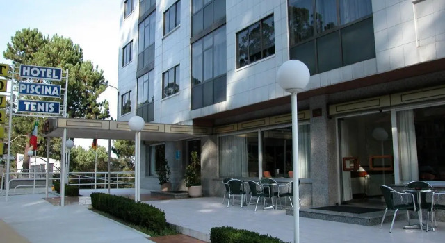 Hotel Touris, Book Hotel  