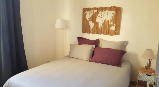 Chambres d'Hôtes et Table d'Hôte Vegan Les Jardins de la Meyne, Rezerwuj Hotel Hotele w Vaucluse z basenem, Basen