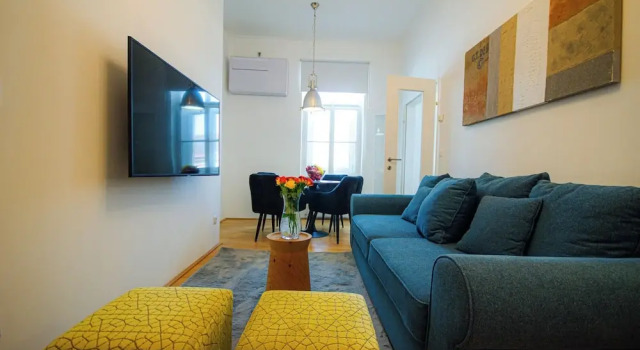 Апартаменты с 2 комнатами Charming Historical Apartments Near City Centre