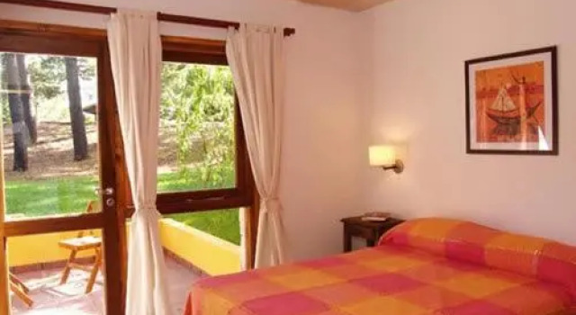 Cabañas Entreverdes, Забронировать Отель Отели Вилья-Хесель с бассейном, рядом с Villa Gesell Beach, Бассейн
