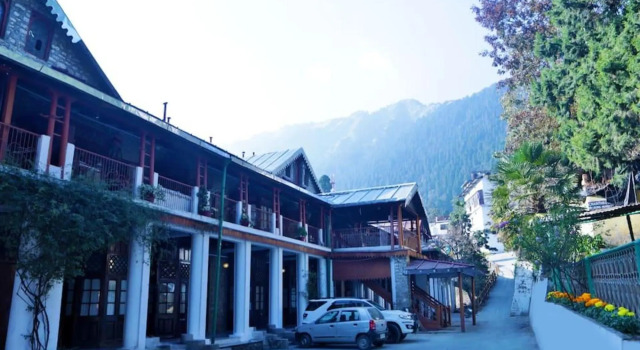 Royal Hotel, Rezervovat Hotel Hotely v Uttarakhand s parkováním, Parkování