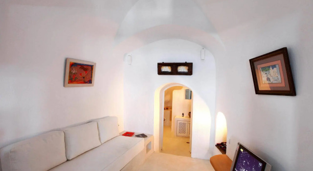 Menias Cave House, Забронировать Вилла Отели Ия с парковкой, Парковка