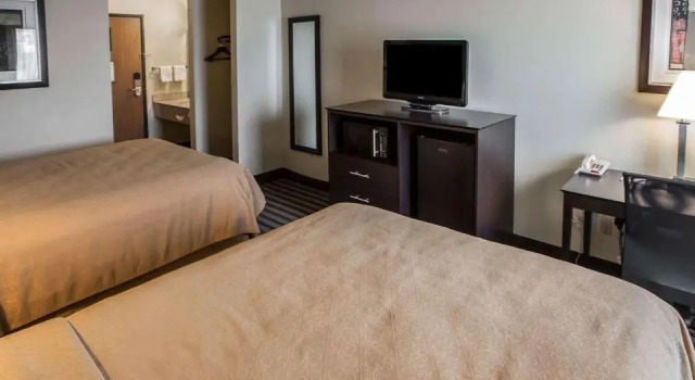 Номер Standard Quality Inn Chesterton near Indiana Dunes National Park I-94