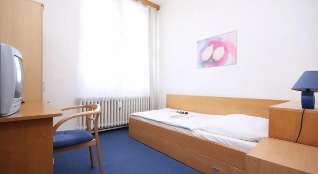 Residence 45, Забронировать Отель Отели Праги с парковкой, рядом с Намести Миру, Парковка