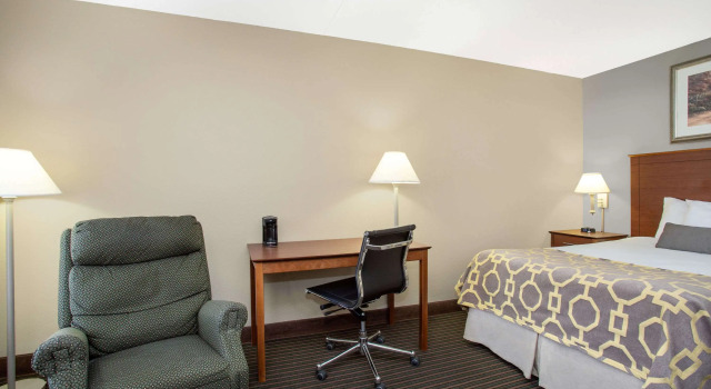 Baymont by Wyndham Hays, Reserva ahora Hotel Hoteles en Hays con desayuno, Desayunos