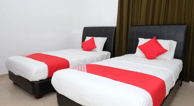 Hotel De Light Villa by OYO Rooms, Rezervasyon Otel Kota Bharu 
