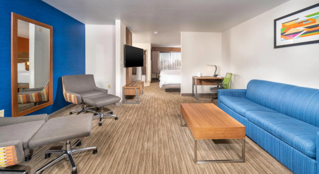 Четырёхместный люкс Holiday Inn Express Hotel & Suites Pasco-TriCities by IHG