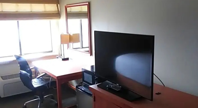 Четырёхместный номер Deluxe Travelodge by Wyndham Columbus State University