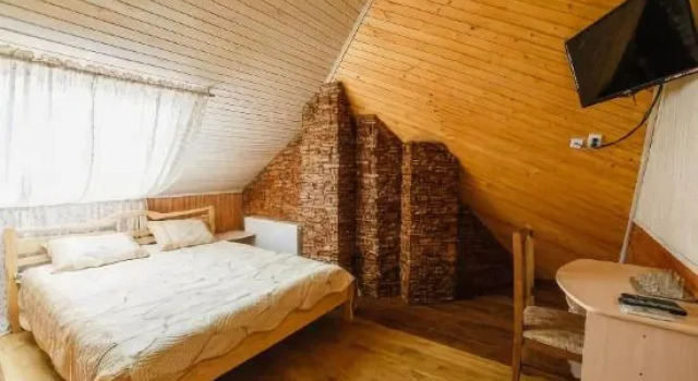 Corner House, Rezervovat Hotel Hotely v Luck s parkováním, Parkování
