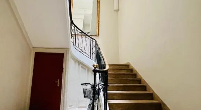 Duplex climatisé-Hauteur sous plafond 1,9m-Parking privé gratuit-Netflix-Arrivée autonome !! Duplex-Ceiling height 1,9m-Free private parking-Netflix-Self check in, Забронировать Апартаменты/квартира Отели Авиньона с парковкой, рядом с Филипп Ле Бел Тауэр, Парковка