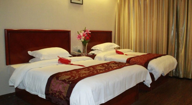 Семейный номер Standard GreenTree Inn Shanghai Guangxin Road Tongji Hospital Express Hotel