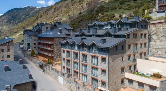 Апартаменты El Tarter The Mirror & Spa Apartments