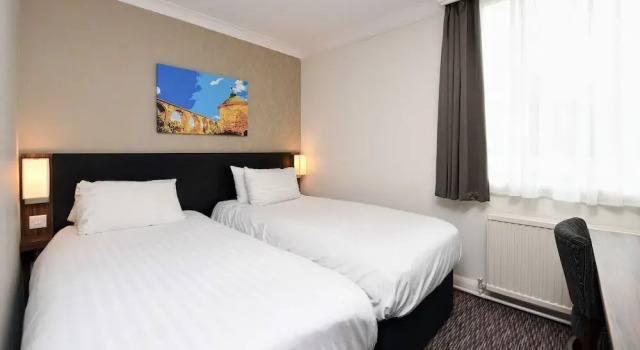 The Wynnstay Arms Hotel by Marston's Inns, Book Hotel Wrexham Clwyd