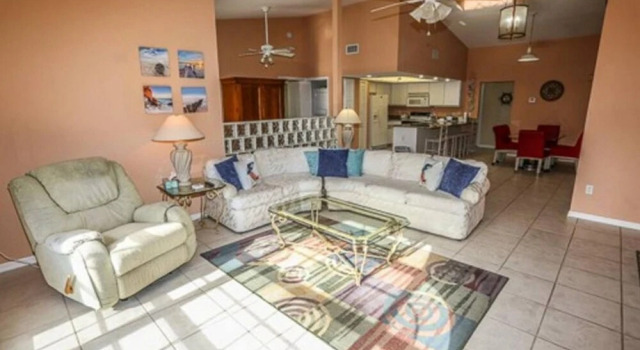 154 Connecticut Whole House, Забронировать Отель Отели Fort Myers Area с парковкой, Парковка