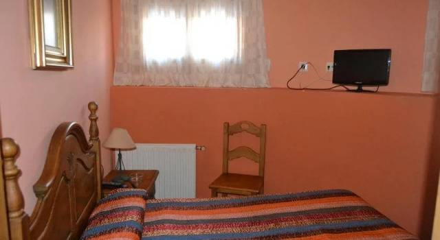 Hostal Arévacos, Забронировать Отель Сория Кастилия и Леон, рядом с Дворец графов Гомара