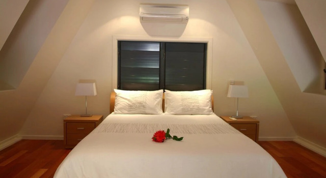 Canopy Chalet 4, Book Chalet Businesshoteller i Magnetic Island, 4* 5*