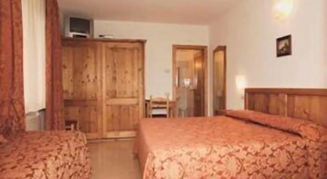 Семейный номер Standard с балконом Albergo Rusall