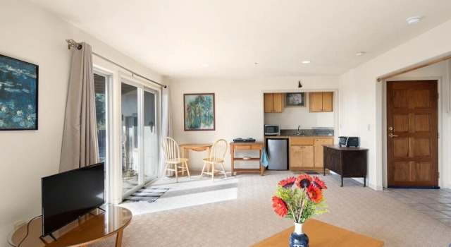 Sunny & Quiet Home Sheltered in Beautiful Aptos! home, 예약 휴가용 주택 압토스 Santa Cruz and Vicinity