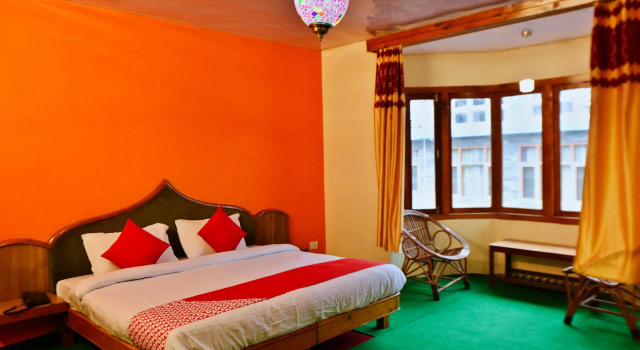 OYO 28187 Hotel Potala, Забронировать Отель Отели Манали с завтраком, Завтраки