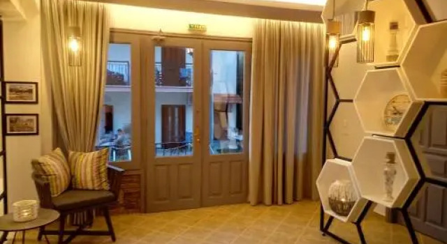 Aliston Hotel Studios, Book Hotel Chrisi Akti 