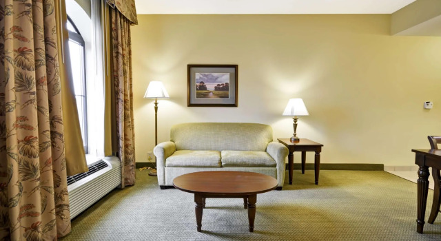 Двухместный люкс Hampton Inn & Suites North Charleston-University Boulevard