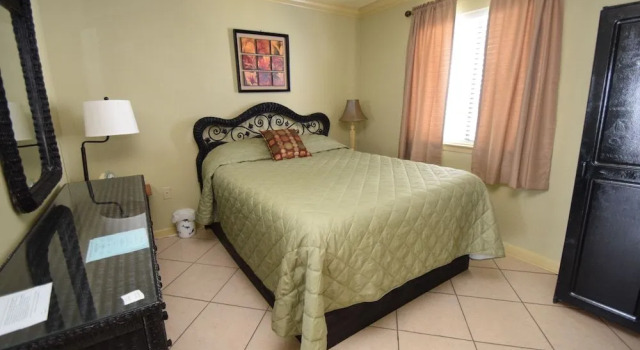 Gulf Shores Surf & Racquet Club 713A by RedAwning, Boek Appartement Gulf Shores 