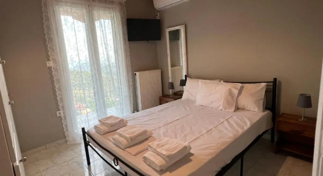 Gazena House, Prenota Hotel Sívros 