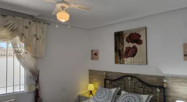 Cozy Bungalow with Private Terrace and Communal Pool in Torrevieja, Забронировать Отель Отели Торревьеха 3 звезды, рядом с Аквапарк в Торревьехе, 3*