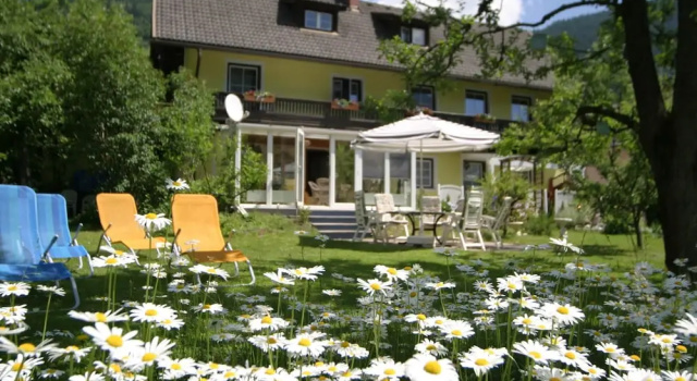 Апартаменты Charming Apartment in Feld am See, Near the Lake
