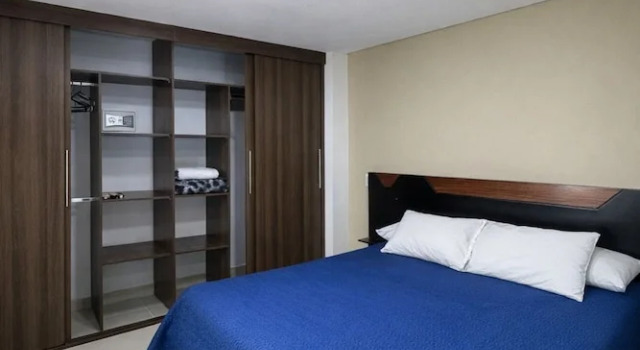 Апартаменты с 3 комнатами с балконом и с видом на город Hotel Ivanna - Laureles