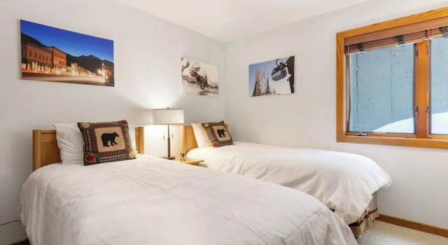 Апартаменты Riverside Condos D01 by Avantstay Condo Close To Downtown, Town Park & Ski Lift #8