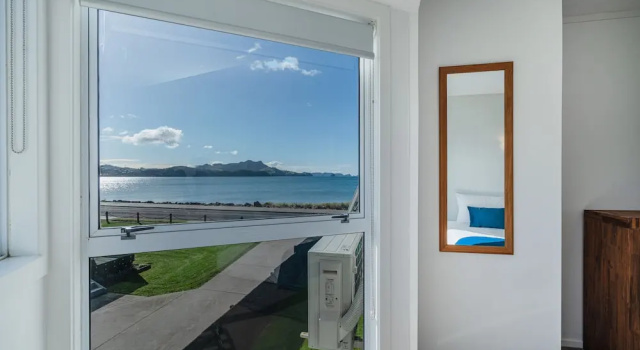 Номер Standard с 2 комнатами с балконом и с видом на море Waterfront Apartments Whitianga