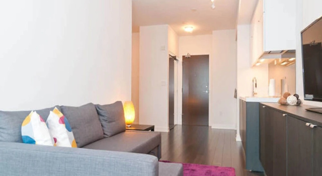 N2N Suites - Downtown Lake & City View offered by Short Term Stays